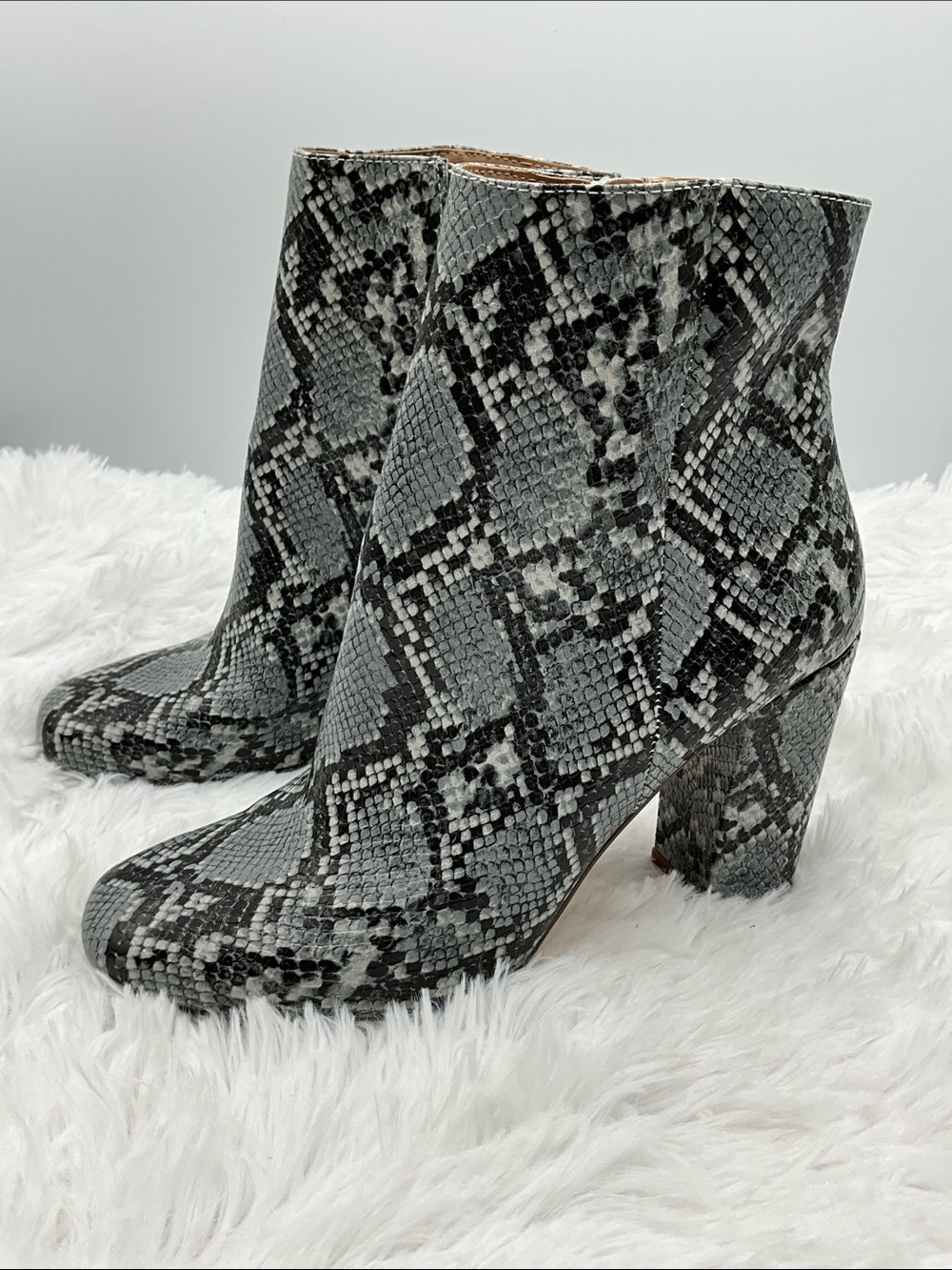 Steve Madden Boots Size 8.5 Gray Snake-Print Block Heel Ankle Boots